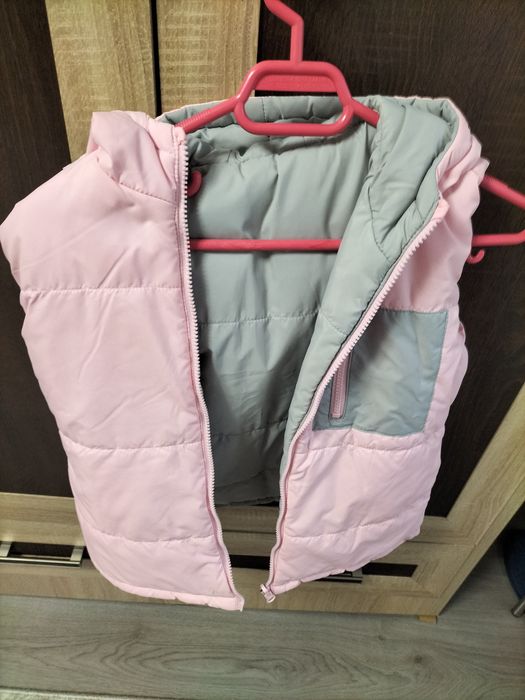 Geacă și pantaloni de ski pentru fetițe vârsta 8-10 ani.