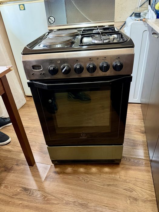 Готварска печка Индезит