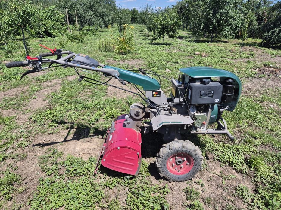 Vând motocultor de 9 cp