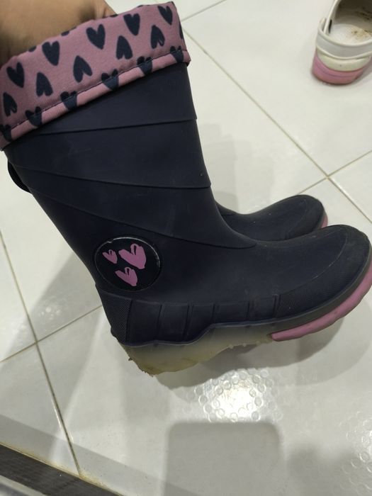 Гумени ботуши момиче