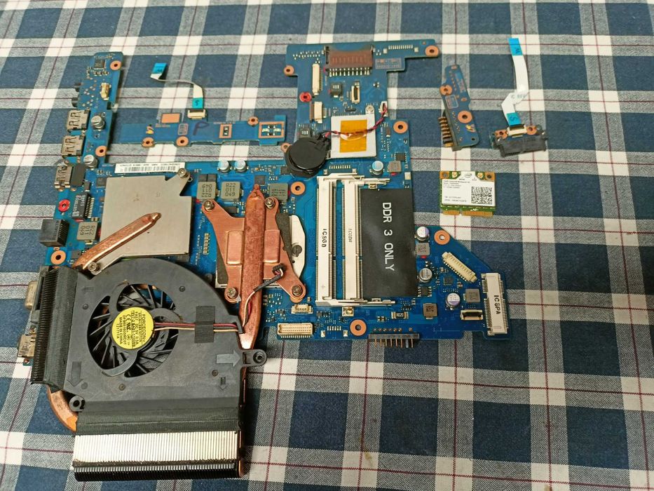 Elemente placa baza  Samsung RC530
