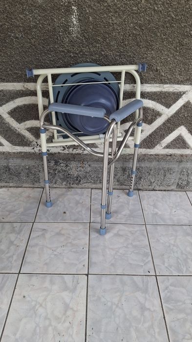 Санитарный.   стул