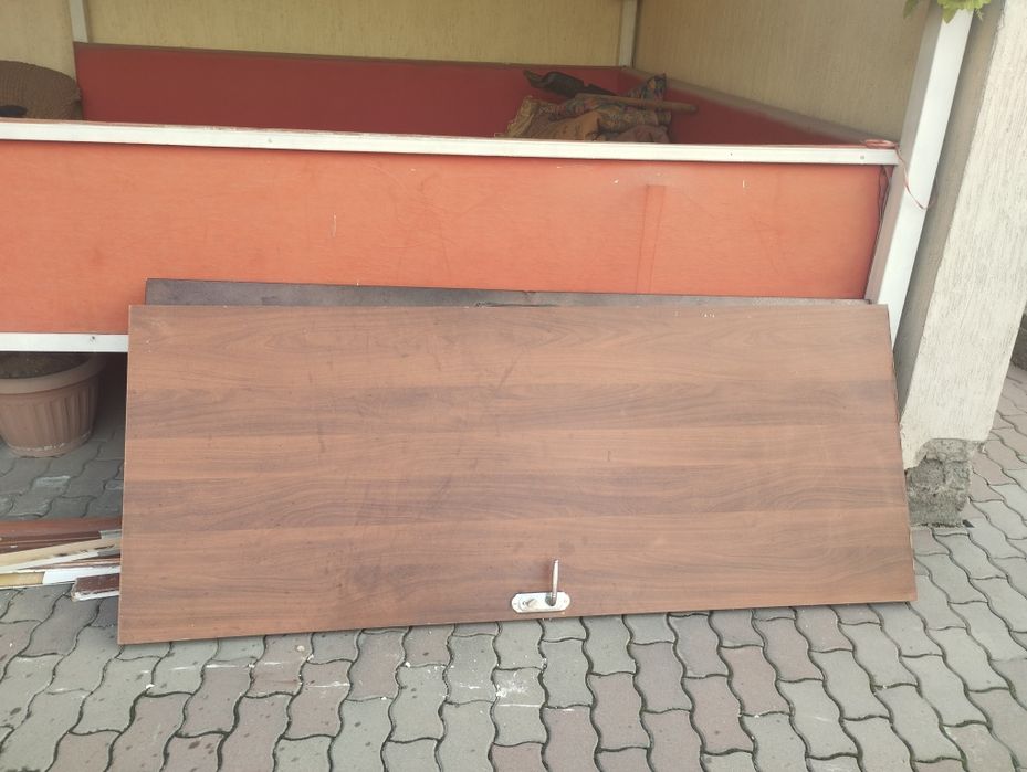 Продам дверь деревяннаяи металлическая