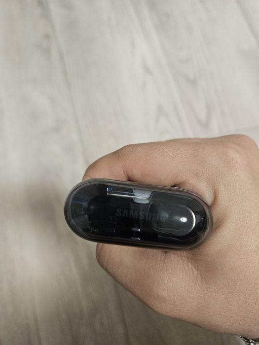 Кутия за безжични слушалки Samsung