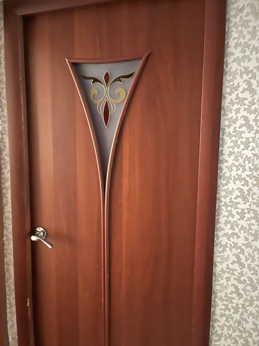 Продам меж комнатные двери