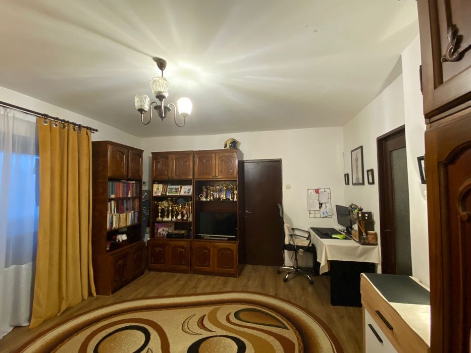 Inchiriez apartament o camera