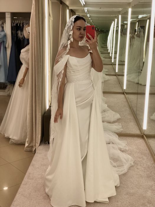 Свадебное платье с фатой