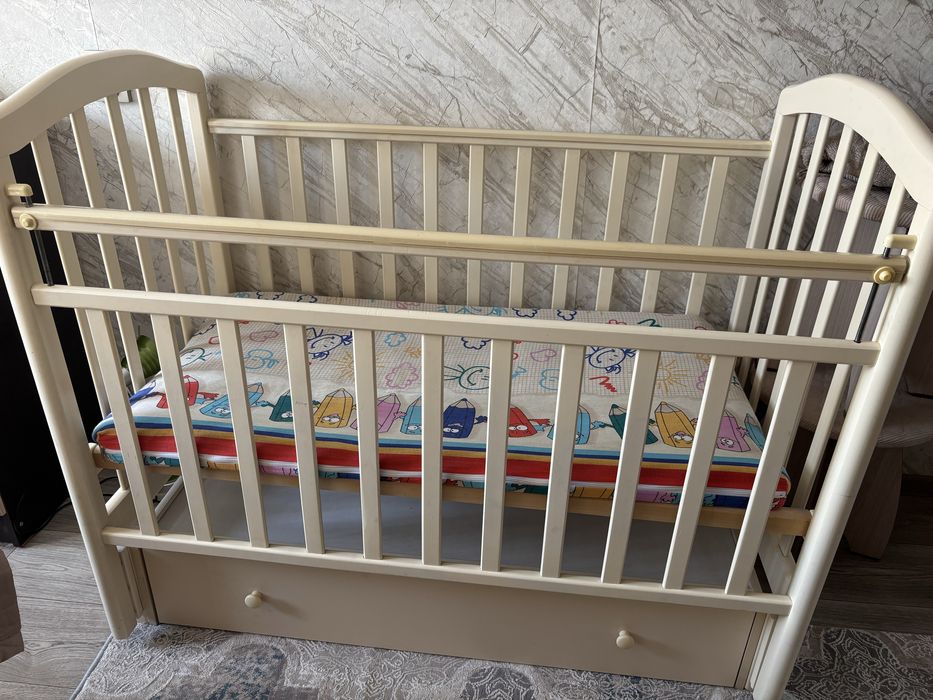 Детская кроватка
