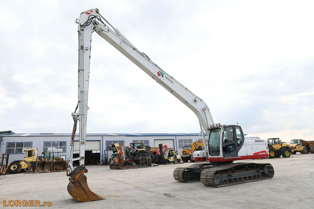 Doosan DX225LC Excavator pe senile Doosan DX225 LC + cu brat lung original de 18 m