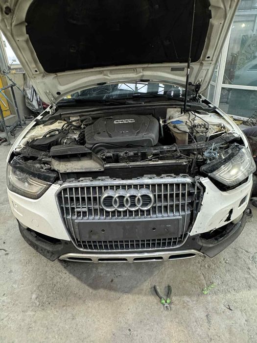 Vand bara fata audi a4 b8,5 facelift Allroad + aripa stânga
