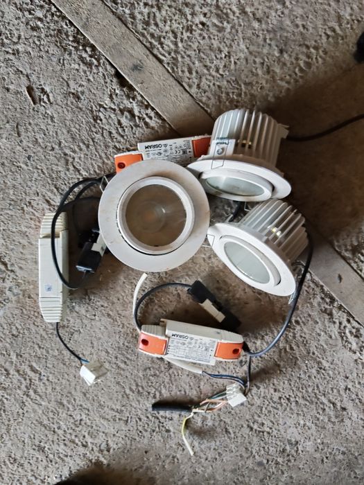 Spoturi /Lampi/becuri