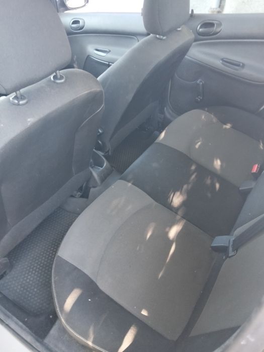 Vând Peugeot 206