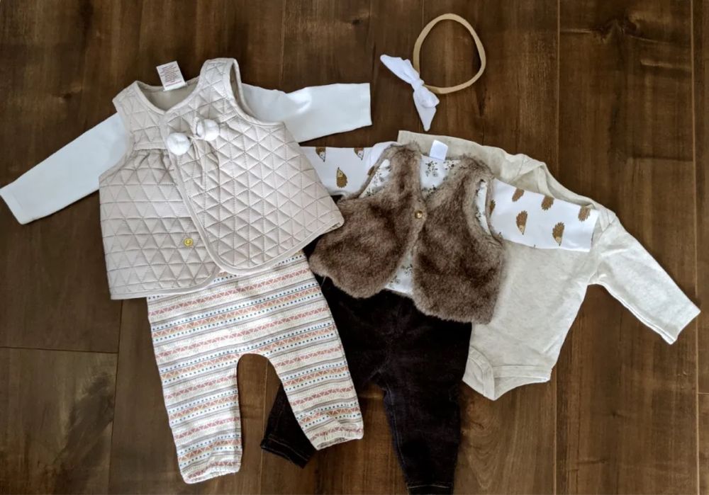 Подарявам бебешки дрешки за момиче