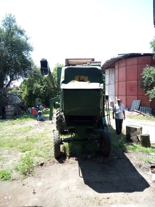 Combina John Deere 330