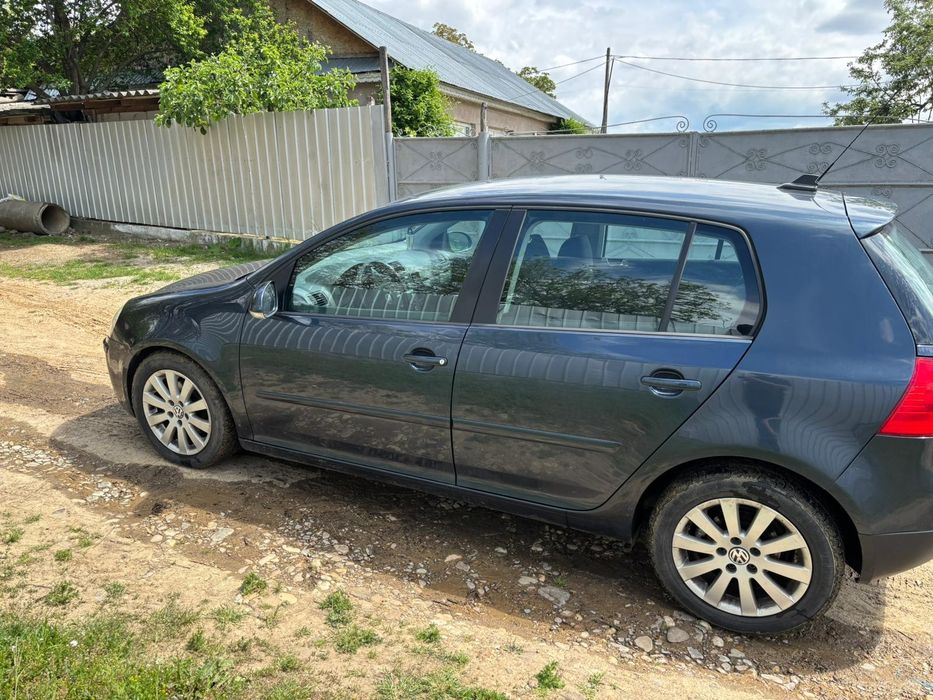 Volkswagen Golf 5 1.6 FSI