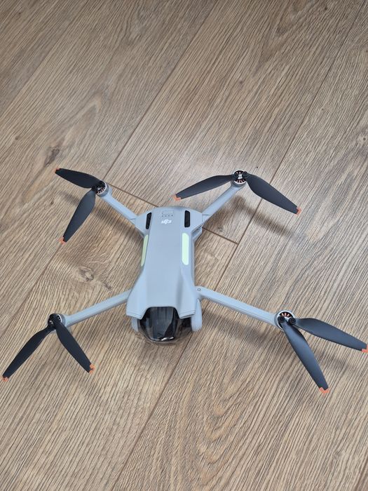 Vand Drona DJI Mini 3