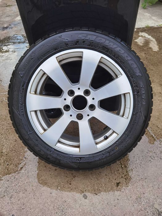 Roti 16" de Mercedes, cu anvelope 205/55/R16, marca Toyo, de iarna.