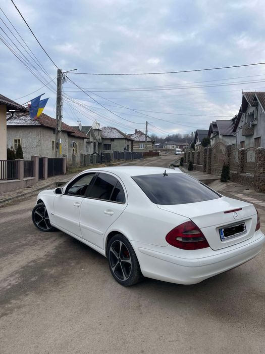 Mercedes-Benz E220 w211