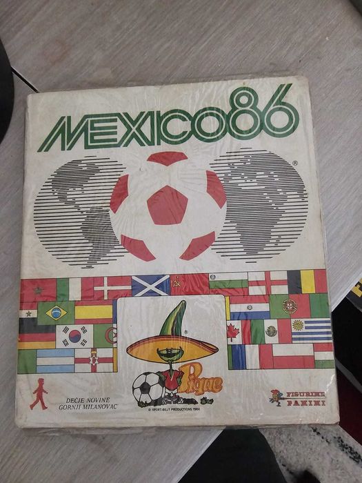 Vand albume football de colectie.