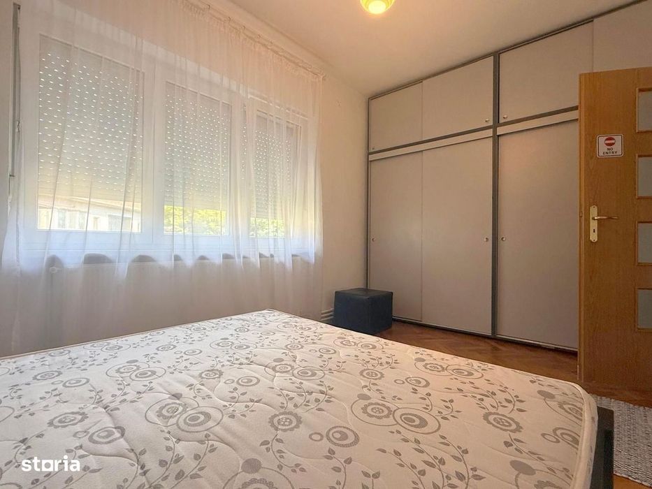 Apartament 3 camere, str. Bucuresti, suprafata generoasa