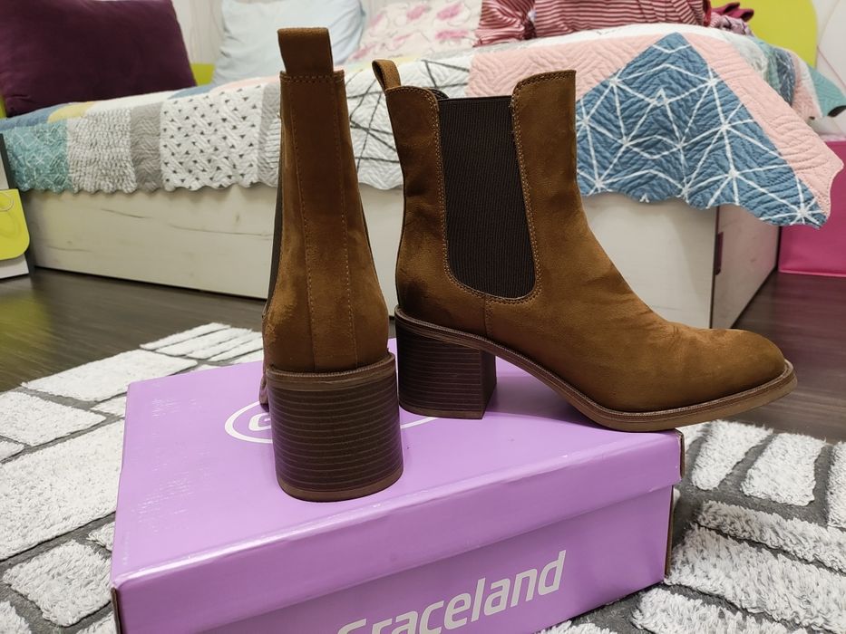 Дамски боти в цвят каки