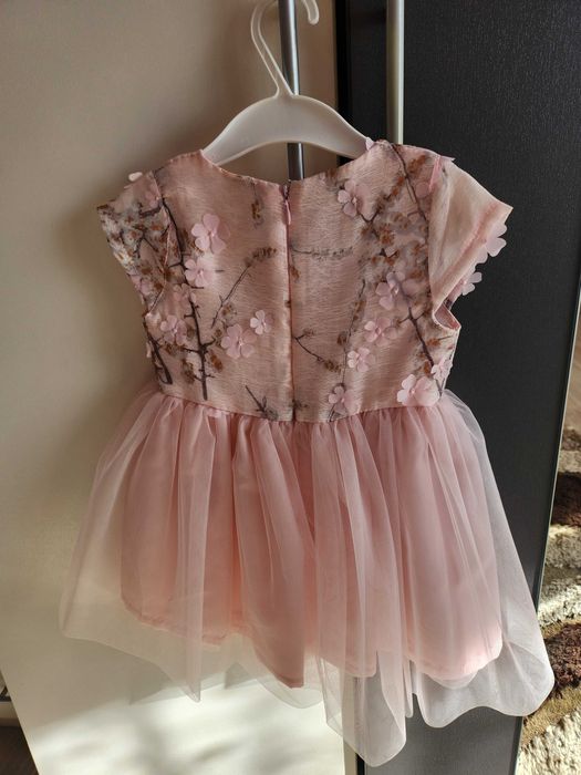 Бебешка рокля размер 86 чисто нова с етикет