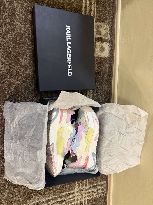 Дамски Сникърси/маратонки Karl Lagerfeld-40номер/Нови