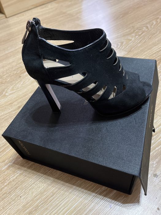 Шикарные босоножки