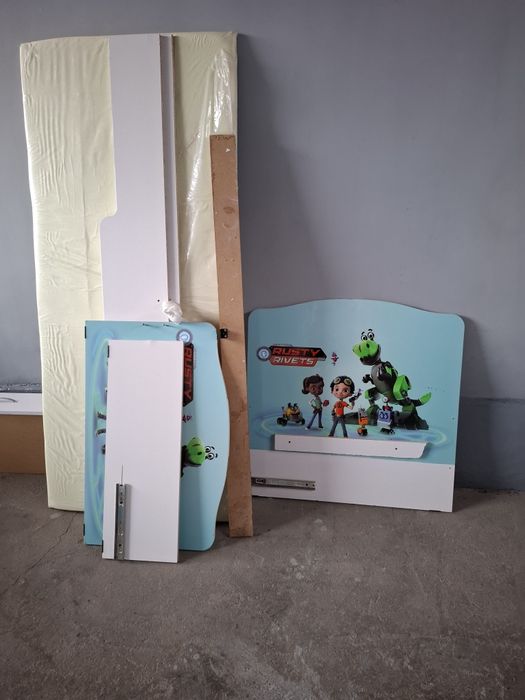 Detiski karavat sotiladi