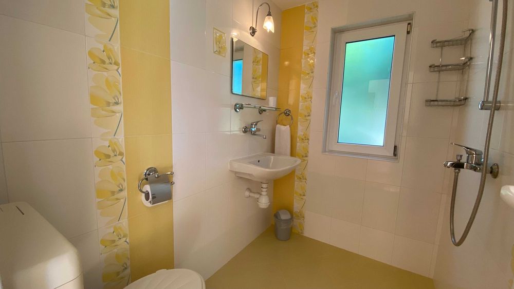 Вила Велика /8 места/ - на 10 плажа, за  10 минутки, до 10 километра