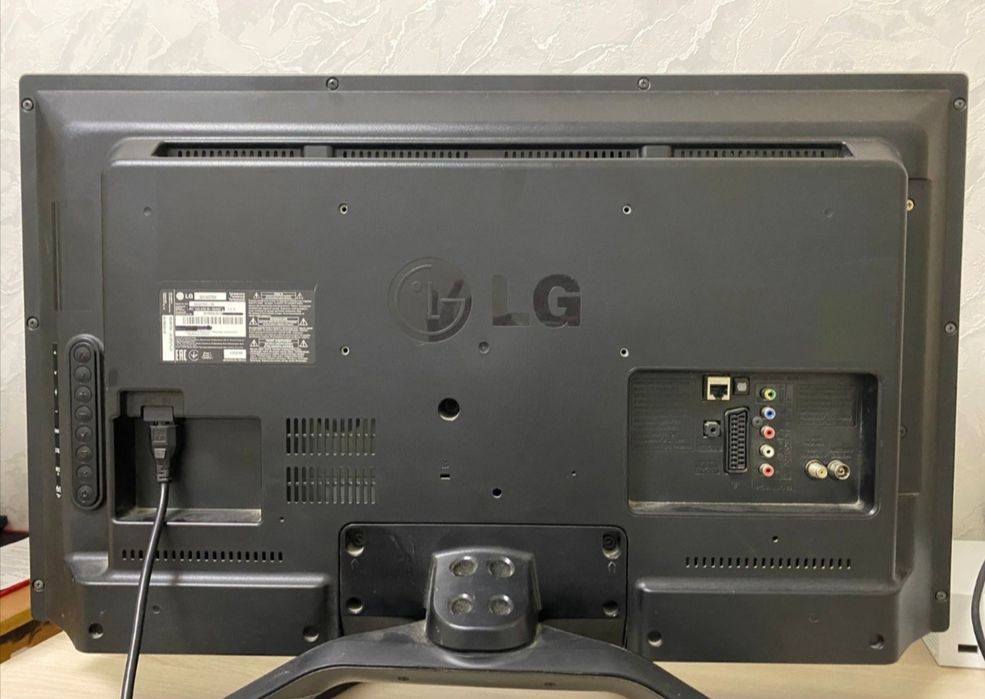 Телевизор LG full HD