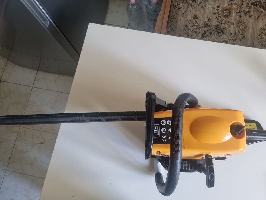 Vând drujbe pe benzină și pe acumulator