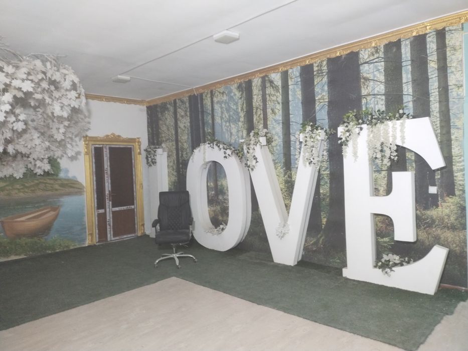 Продаётся трёх этажное бизнес здание