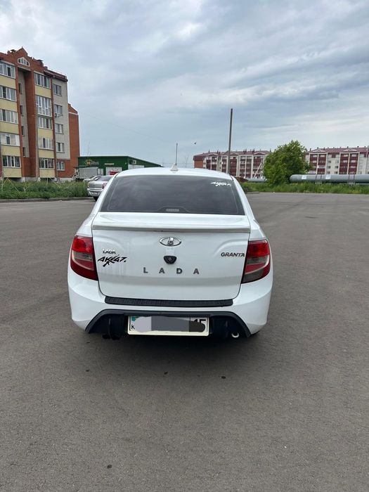 Продам гранту  куплена бипект авто