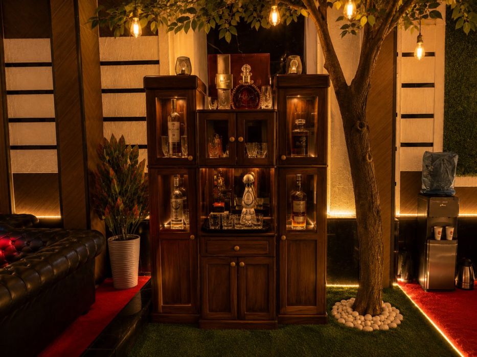 Tayyor Biznes Lounge Bar Karaoke Biznesi Ijaraga Beriladi