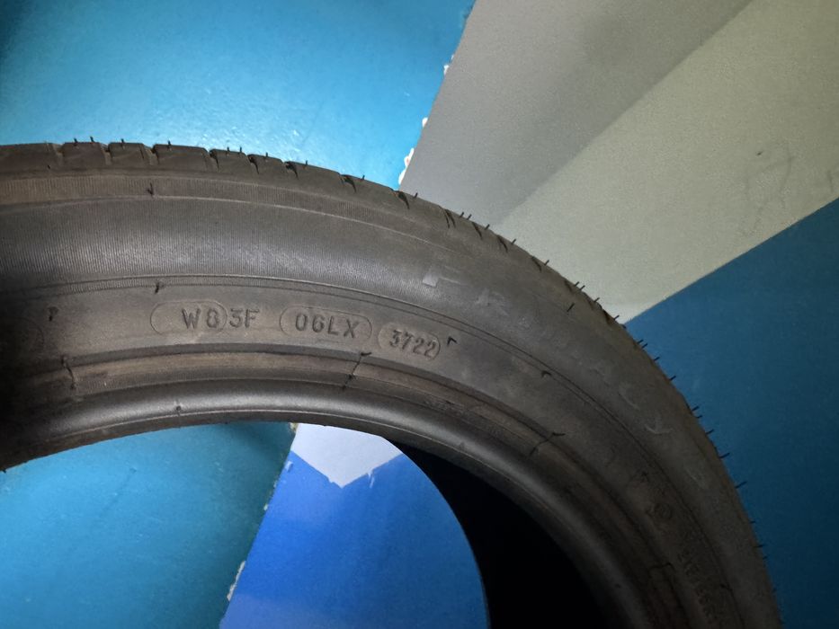 Продам резину б/у на 17 диски