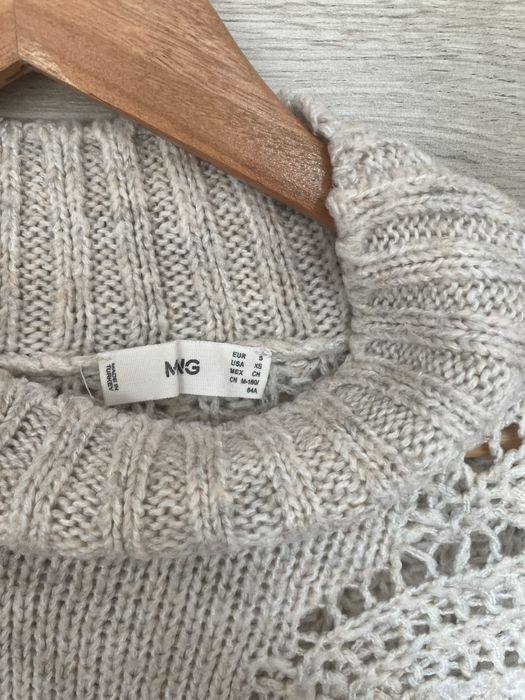 Пуловери Mango, HM, Bershka