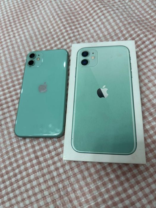 Iphone 11  акум-74%,коробка все есть