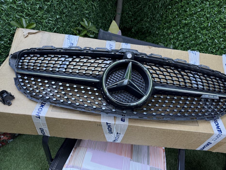 Решетка за мерцедес 205 AMG