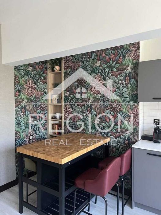 Дава се под наем Двустаен апартамент в Варна, Център - 65 кв.м за 612 € - Снимка #1