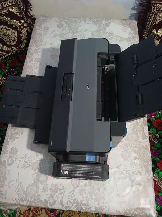 Printer.  L1300 sotiladi