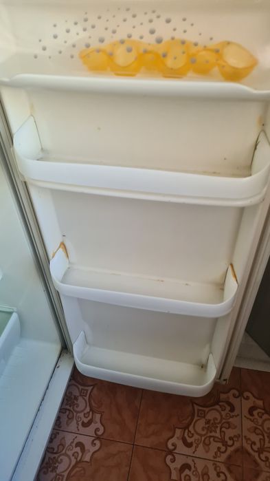 Frigider Zanussi