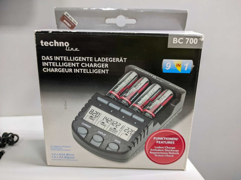 TechnoLine BC-700 (также известное как La Crosse BC-700)