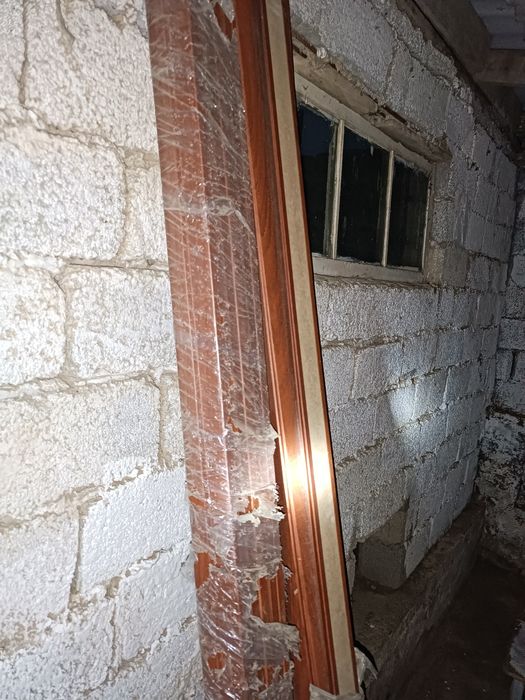 Деревянные двери для дома