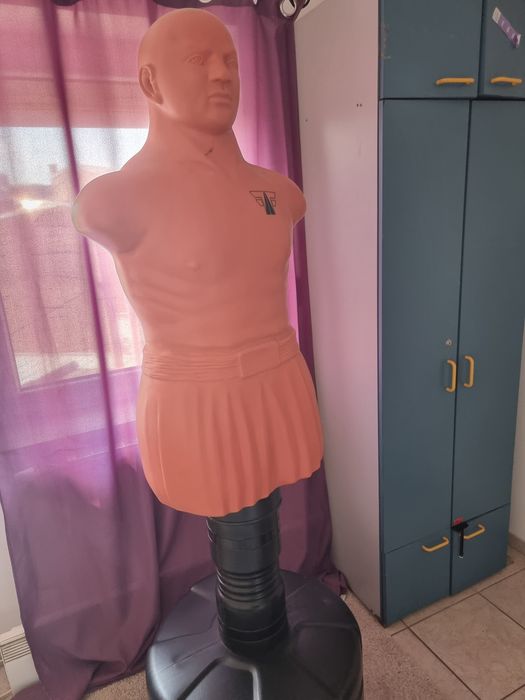 Manechin box ca si nou