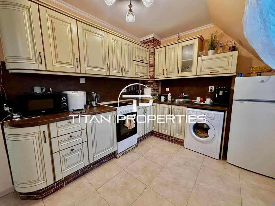 Продава се Тристаен апартамент в Бургас, Лазур - 104 кв.м за 1471 €/кв.м - Снимка #3