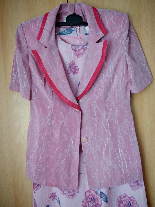 Costum rochita + sacou, mărime 42