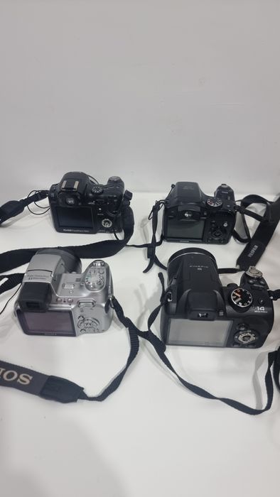 Lot  inc camere foto digitale , decorațiuni interioa