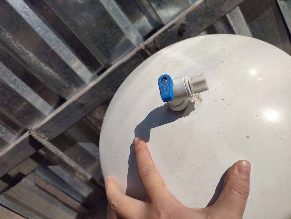 Резервный бак для воды.