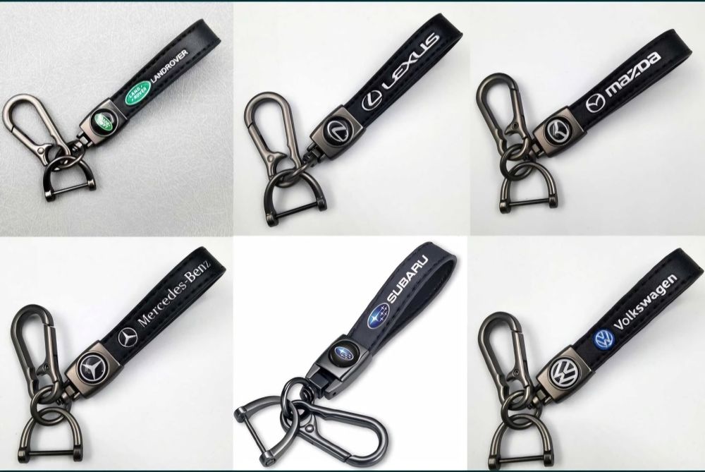 Луксозен кожен ключодържател с карабинер и отвертка